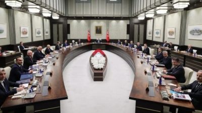 Ankara'da kulisler hareketlendi, kabinede değişimin an meselesi olduğu belirtildi.. Yine