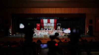 Farklı siyasi partilerin ilçe başkanları, gece boyunca Gemlikspor ve Gemlik