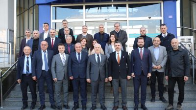  Bursa Büyükşehir Belediye Başkanı Mustafa Bozbey, Yıldırım’ın sorunlarını çok iyi