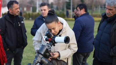 Bursa Büyükşehir Belediyesi tarafından düzenlenen ‘Gökyüzü Gözlem Şenliği'nde Güneş’i, gezegenleri