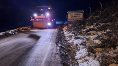 Bursa Büyükşehir Belediyesi, etkili olan kar yağışı süresince kentin tüm