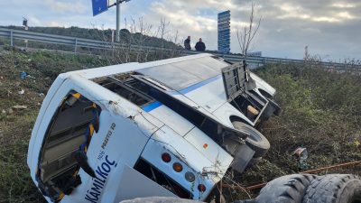 Gemlik serbest bölge yolu üzerinde Serbest Bölge’de işçi taşıyan servis
