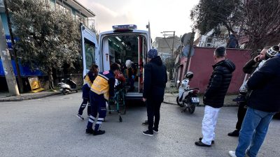 Bursa'nın Orhangazi ilçesinde meydana gelen trafik kazasında, önüne çıkan otomobile