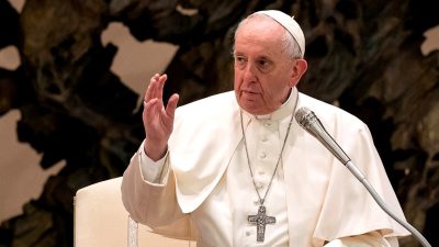 Vatikan Devlet Başkanı ve Katoliglerin Ruhani Lideri Papa Franciscus, geçirdiği