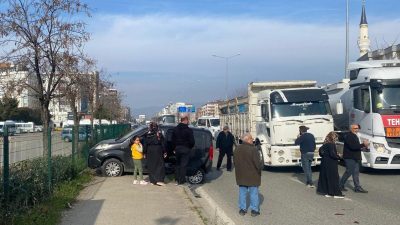Bursa'nın Orhangazi ilçesinde biri kamyon olmak üzere 3 aracın karıştığı