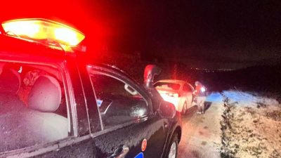 Yalova'da dün gece saatlerinde kırsal bir bölgede aracı ile mahsur