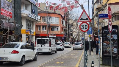 Bursa'nın Orhangazi ilçesinde kentin en önemli sorunlarından biri olan araç