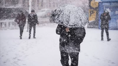 Meteoroloji'nin günlerdir uyarı üstüne uyarı yaptığı Bursa'da soğuk hava kendini