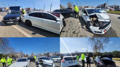 Bursa'nın Orhangazi ilçesinde meydana gelen zincirleme trafik kazasında 5 otomobil