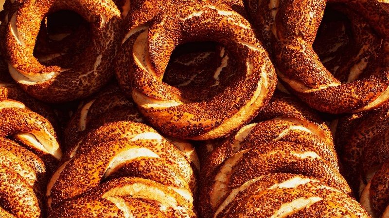 Türkiye genelinde simit zamları tüm hızıyla devam ediyor. Çeşitli illerden