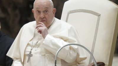 Vatikan, Katolik Hristiyanların ruhani lideri Papa Francis'in hayatını kaybettiğini açıkladı.