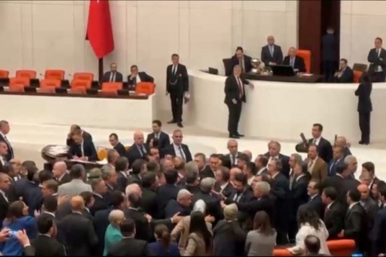 Emekli bayram ikramiyesinin 3 bin liradan 4 bin liraya yükseltilmesini