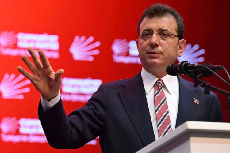 Gözaltına alınan İstanbul Büyükşehir Belediye (İBB) Başkanı Ekrem İmamoğlu, kent