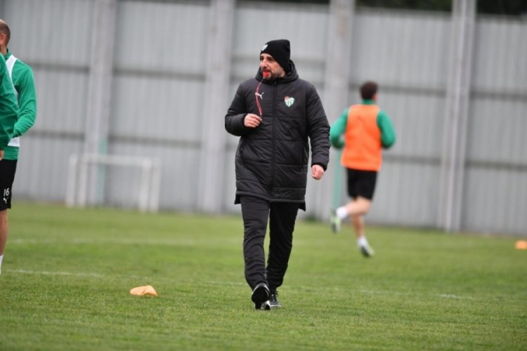 Bursaspor bugün (22.03.2025) kendi sahasında Kırşehir FSK ile karşılaşıyor. Müsabaka
