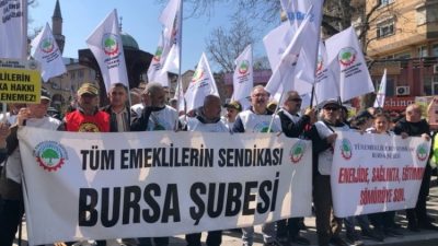 Tüm Emekliler Sendikası Bursa Şube Başkanı Ensar Torun, Fomara Öeydanı'nda