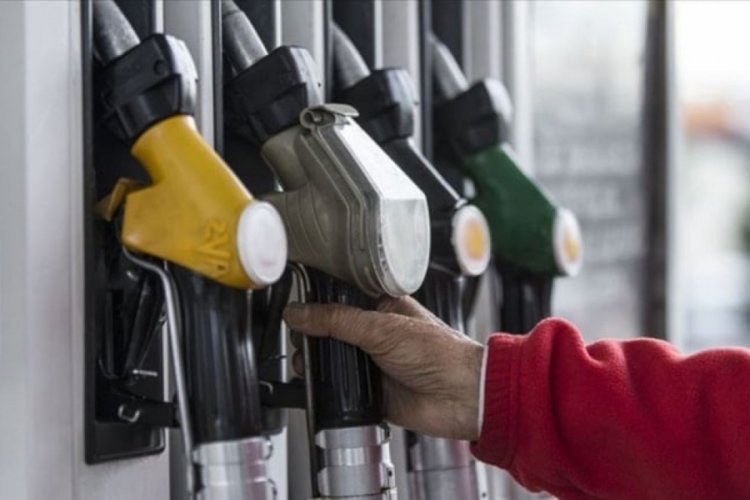 Benzinin litresine 1 lira 51 kuruş zam geldi. Yeni fiyatlar