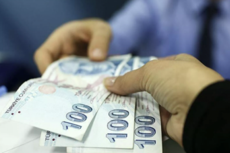 Ramazan Bayramı ikramiyesi 3 bin TL olarak emeklilerin hesaplarına yatırılmaya