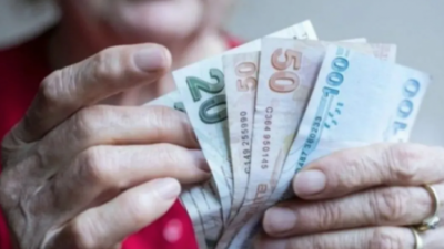 SGK Uzmanı Özgür Erdursun, Türkiye'nin karmaşık emeklilik sistemine dair dikkat