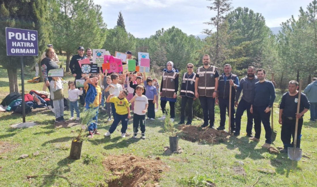 Bursa'nın İznik ilçesinde, Orman Haftası etkinlikleri kapsamında Cumhuriyet İlkokulu ana