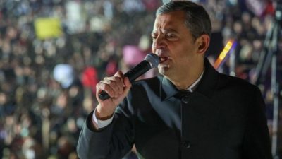 İBB Başkanı Ekrem İmamoğlu'nun tutuklanmasının ardından yüz binlerce vatandaş Saraçhane'de