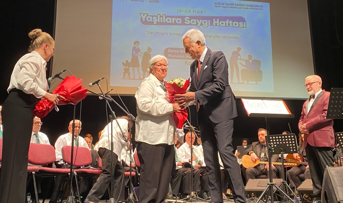  Bursa Büyükşehir Belediyesi Huzurevi sakinleri, ‘Yaşlılara Saygı Haftası’ kapsamında birbirinden