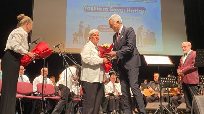  Bursa Büyükşehir Belediyesi Huzurevi sakinleri, ‘Yaşlılara Saygı Haftası’ kapsamında birbirinden