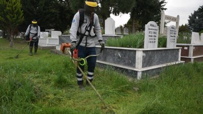Bursa Büyükşehir Belediyesi, Ramazan Bayramı öncesinde kent genelindeki tüm mezarlıklarda