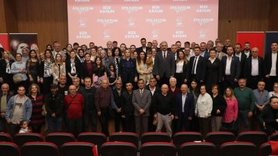 Bursa'da CHP Orhangazi ilçe teşkilatı tarafından partiye yeni katılan üyeler