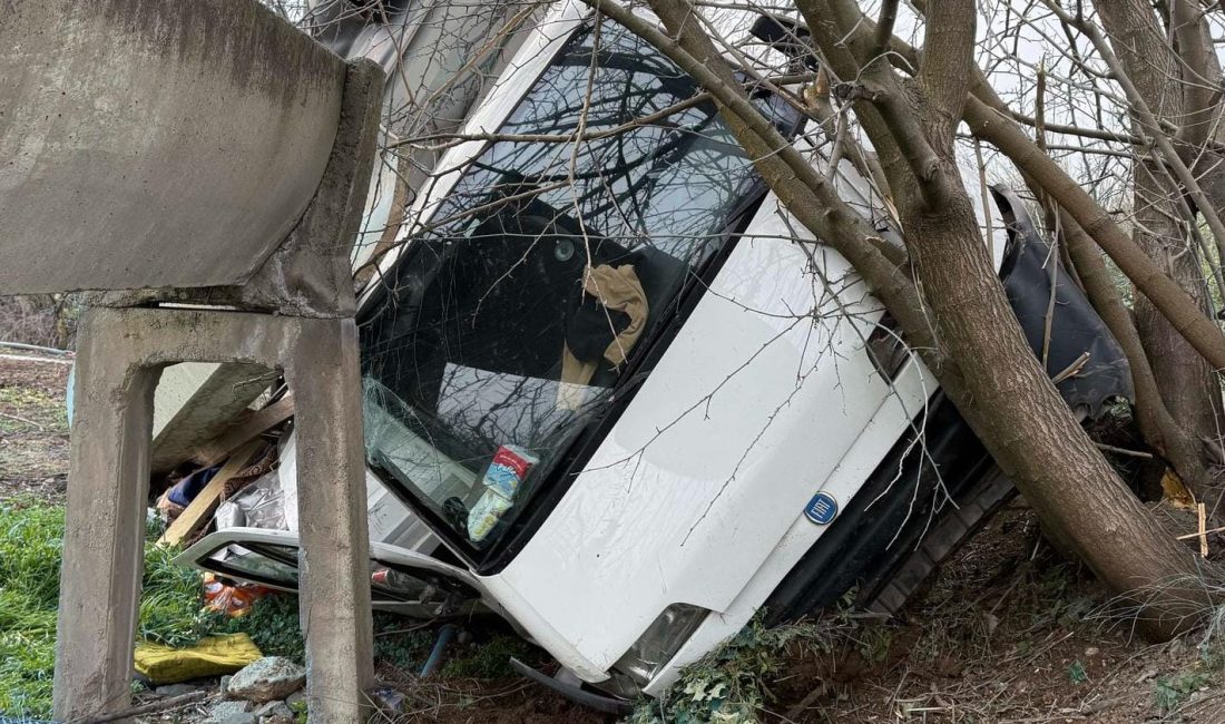 Bursa'da, Orhangazi - İznik yolu üzerinde meydana gelen trafik kazasında,