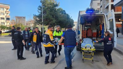 Bursa'nın Orhangazi ilçesinde kavşaktan dönüş yapan motosiklet, kontrolden çıkarak devrildi.