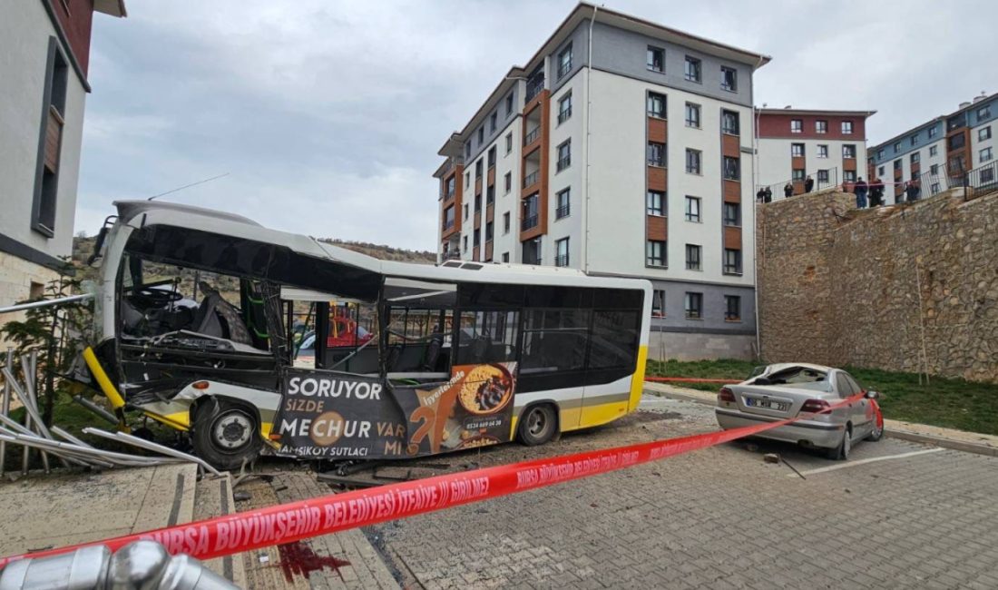 Bursa'nın İnegöl ilçesinde meydana gelen trafik kazasında, Burulaş'a ait belediye