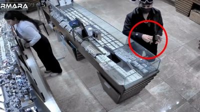 Yalova'da yüzünde maske olan bir şüphelinin iş yerinden bileklik ve