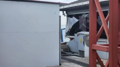 Yalova'da meydana gelen olayda, dümeni kilitlenen yolcu feribotu kontrolden çıkarak
