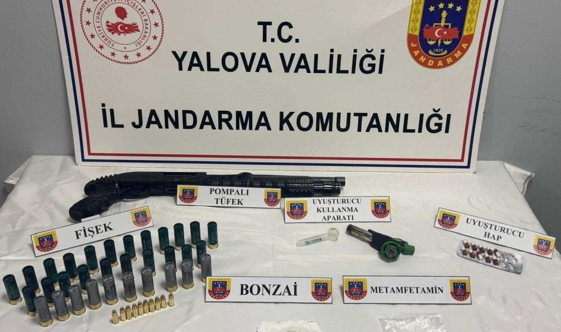 Yalova'da durdurulan bir araç içinde yapılan aramalarda uyuşturucu maddeler ve