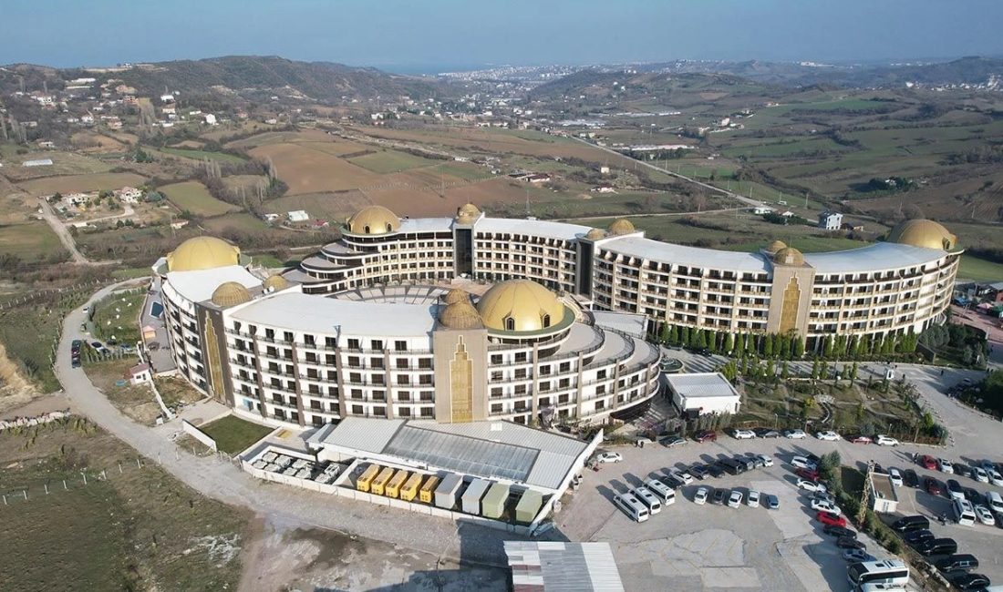 Yalova'nın Termal ilçesindeki bir otelde ücretsiz tatil vaadiyle kandırılan kişilere