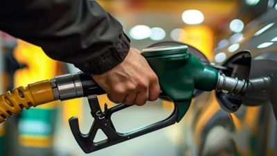 Benzinin litresine 1 lira 36 kuruşluk yeni bir indirim daha