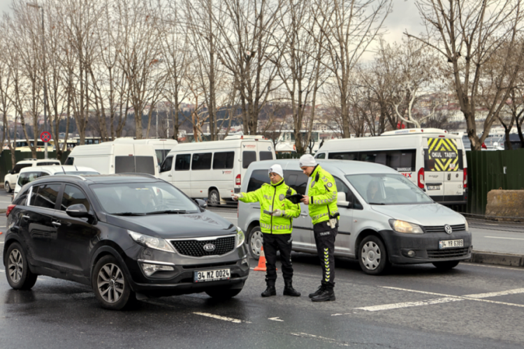 Karayolları Trafik Kanunu'nda yeni bir düzenleme için hazırlıklar başladı. 200