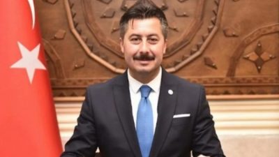 AK Parti'ye geçeceği konuşulan Yenişehir Belediye Başkanı Ercan Özel'in bugün
