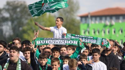 Bursaspor, Balıkesir'de oynan maçta Artvin Hopaspor'u 2-1 mağlup ederek bitime