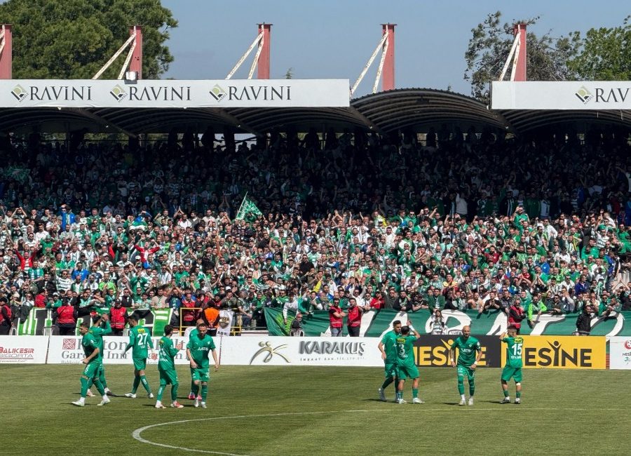 Şampiyon Bursaspor Bursaspor, TFF 3. Lig 28. Hafta maçında Balıkesir'de Artvin Hopaspor'u