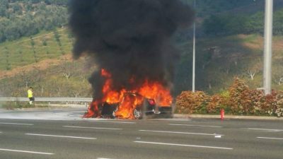 Bursa'da, bu sabah saatlerinde Gebze-Orhangazi-İzmir  otoyolunda meydana gelen olayda seyir
