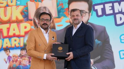 Orhangazili  Yazar ve tv programcısı  Temirağa Demir,  bu yil ilki