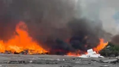 Bursa'nın Orhangazi ilçesinde, İznik Gölü sahilindeki otomobil yarış pistinin yanında
