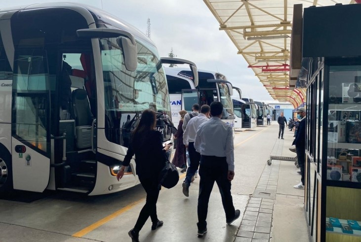 Kurban Bayramı'na sayılı günler kala şehirlerin otobüs terminallerinde de yoğunluk