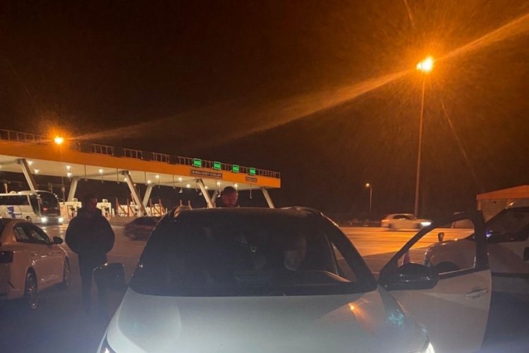 Bursa Emniyeti, göçmen kaçakçılığına yönelik operasyonla İstanbul'dan Bursa'ya kaçak şekilde