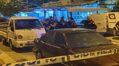 Bursa'nın Gemlik ilçesinde, yeni sahil bölgesinde bulunan bir kıraathanede akşam