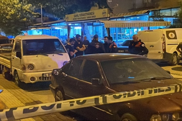 Bursa'nın Gemlik ilçesinde, yeni sahil bölgesinde bulunan bir kıraathanede akşam