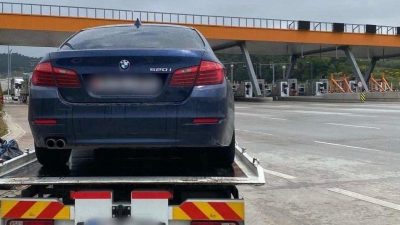 Gebze-Orhangazi-İzmir Otoyolu'nda jandarma ekipleri tarafından durdurulan bir araçta çakar lamba