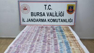Bursa'nın Yenişehir ilçesinde kendilerini jandarma olarak tanıtarak vatandaşları dolandıran iki