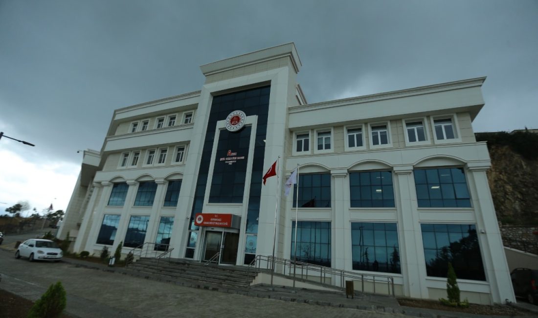 Bursa'nın Gemlik ve Orhangazi ilçeleri ile Yalova'nın Armutlu ilçesi, yargı